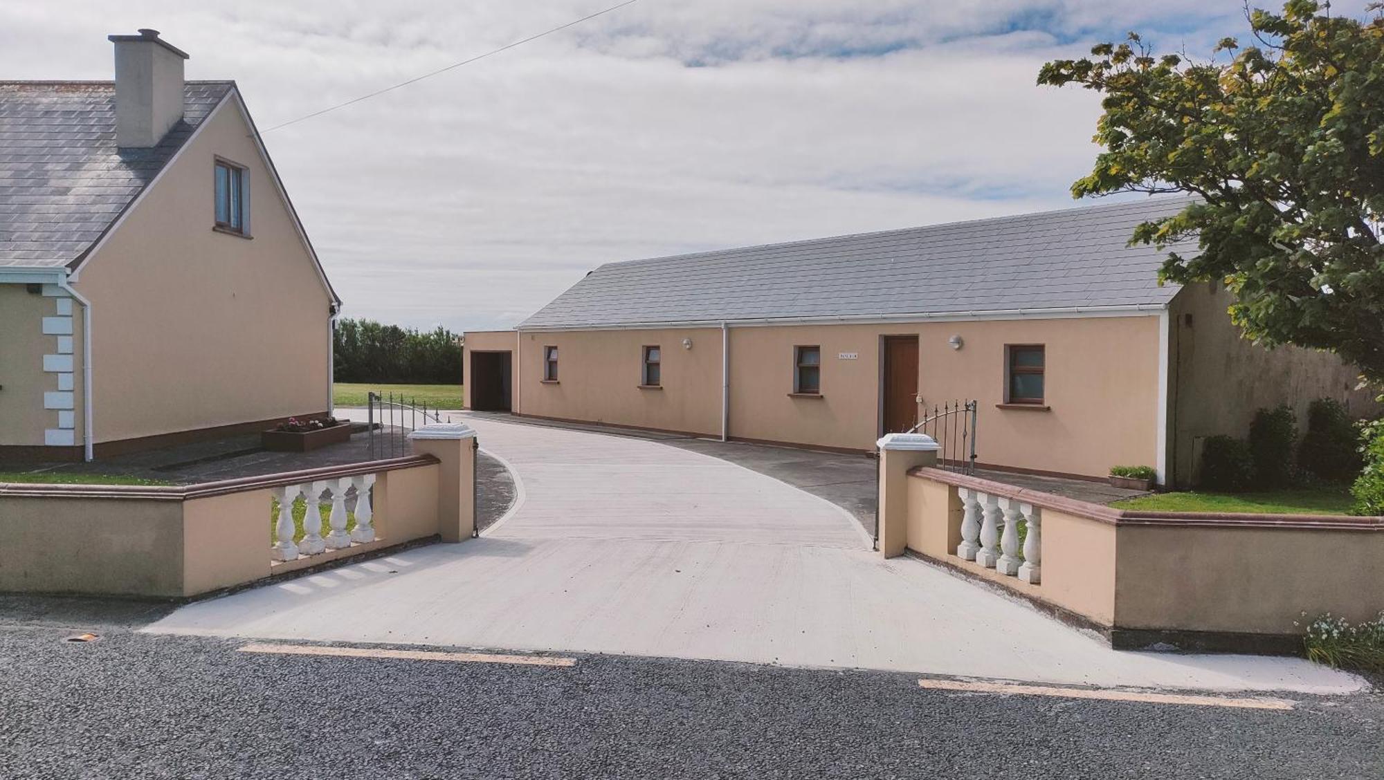 Danubio Guest Accommodation Doonbeg Kültér fotó