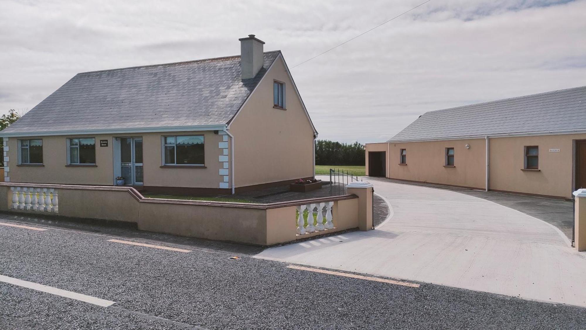 Danubio Guest Accommodation Doonbeg Kültér fotó